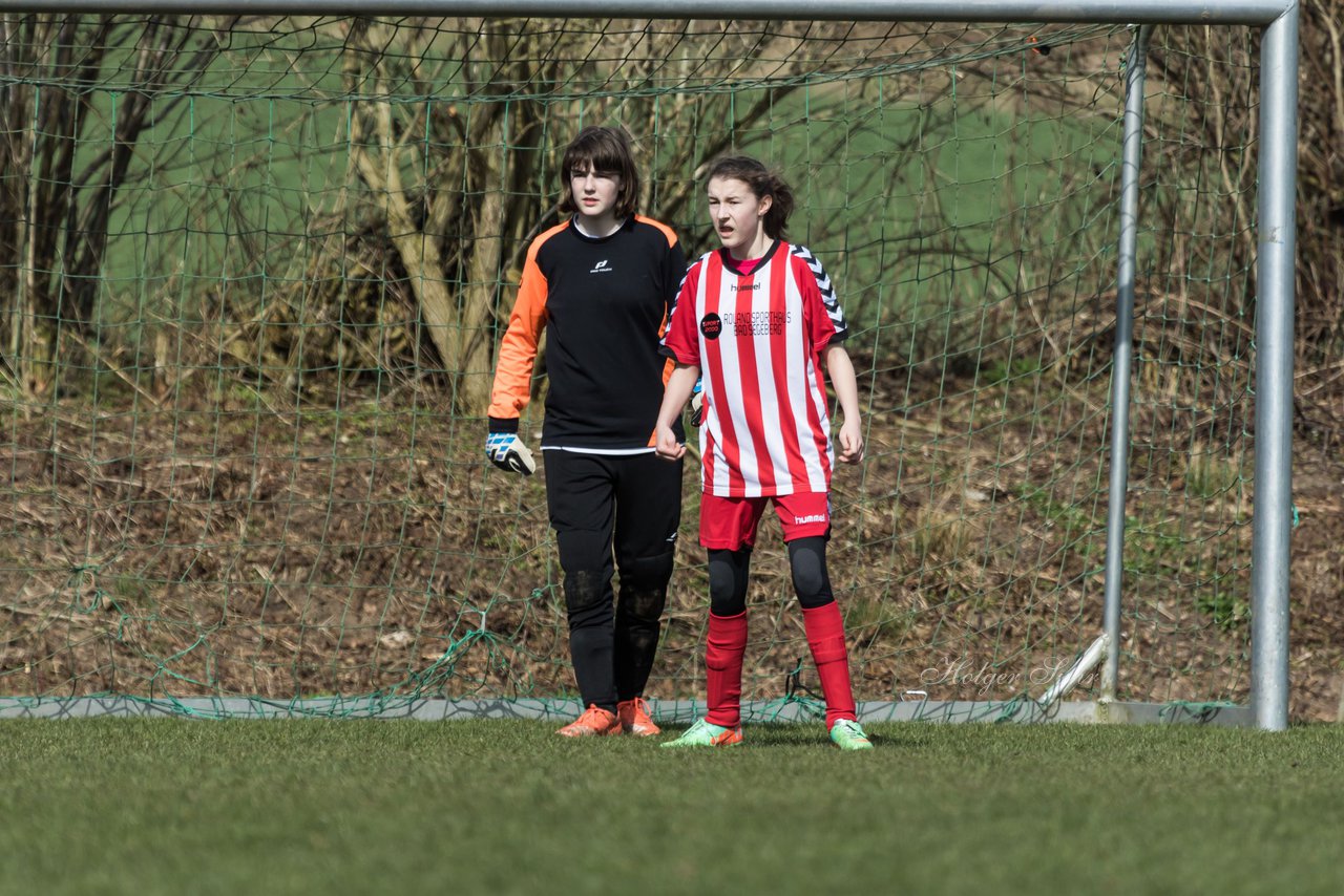 Bild 81 - C-Juniorinnen TSV Zarpen - TuS Tensfeld : Ergebnis: 2:1